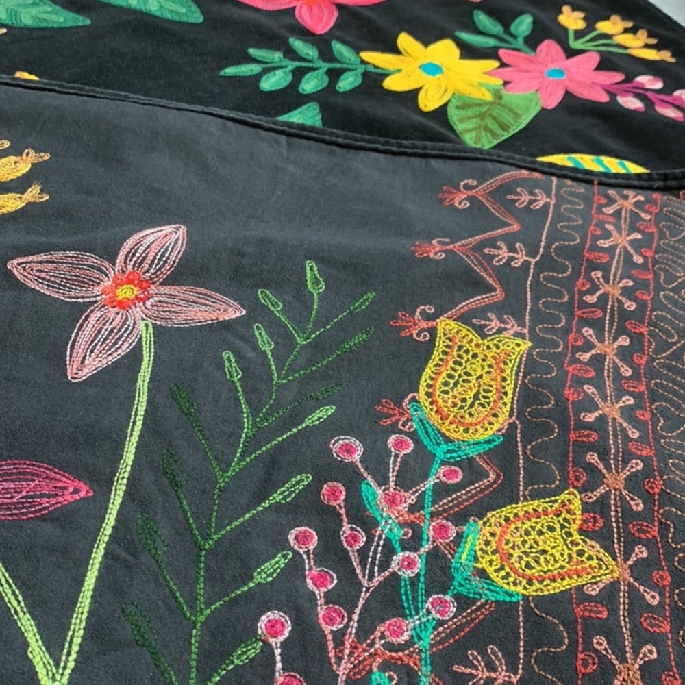 Karma Living velvet embroidered throw - Picture 5 of 7